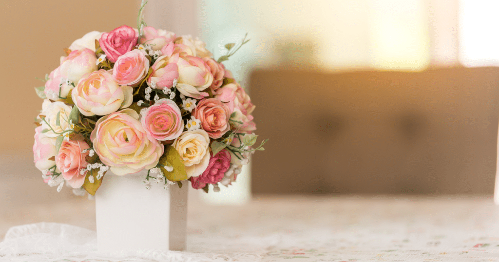 Keep Flower Bouquet Fresh in A Vase